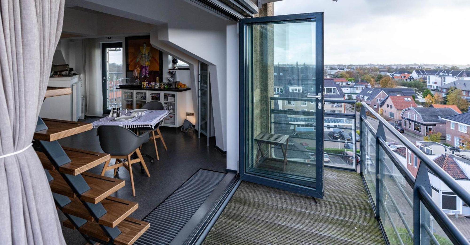 B&B De Tulpentoren Roelofarendsveen Exterior photo